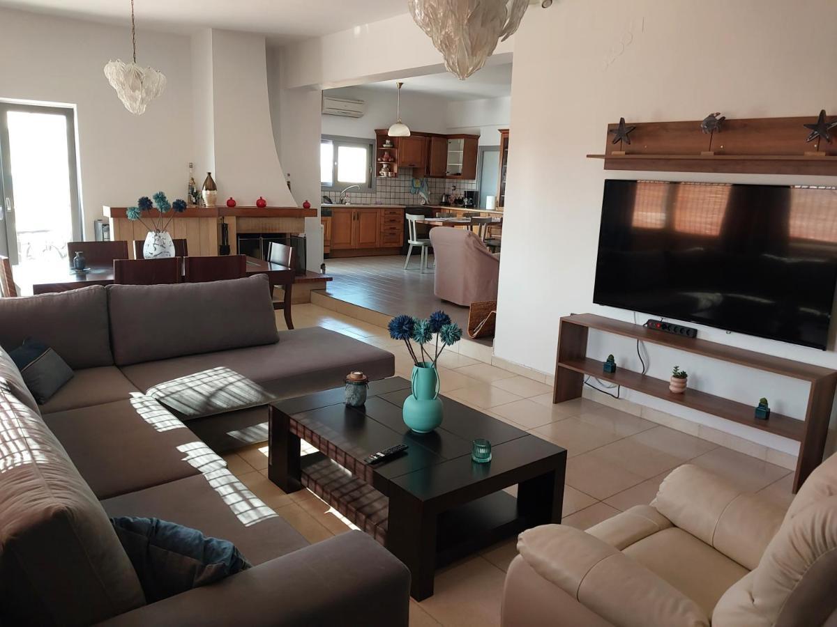 Passatempo Casa - 3 Bedroom Apartment Close To The Swimming Pool Gerani  Exterior photo